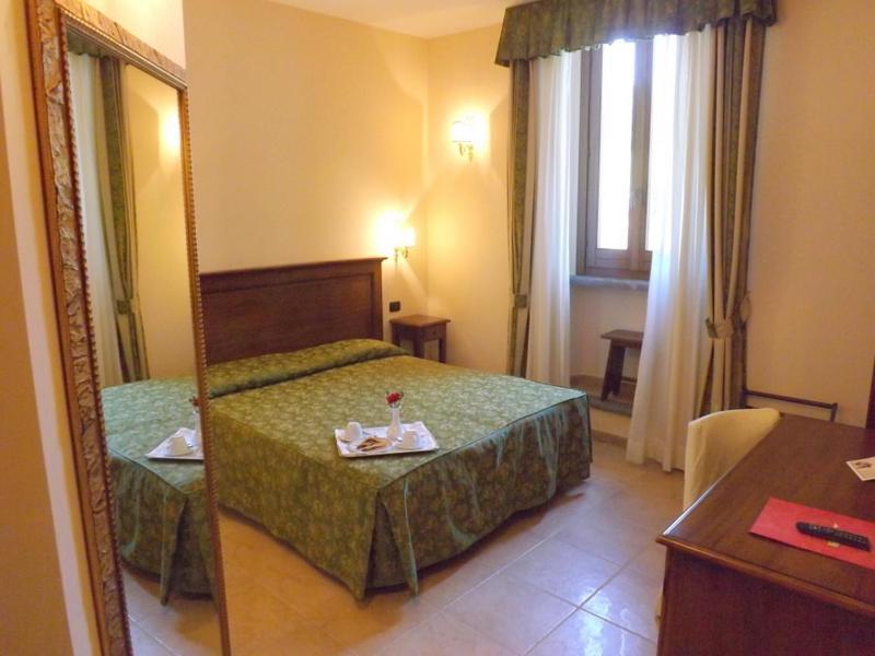 Hotel Relais Il Postiglione - Antica Posta Dei Chigi Campagnano Di Roma Zimmer foto